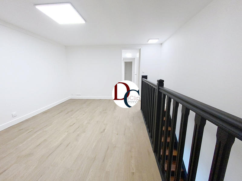 Bureau - 131 m² - 8 pièces