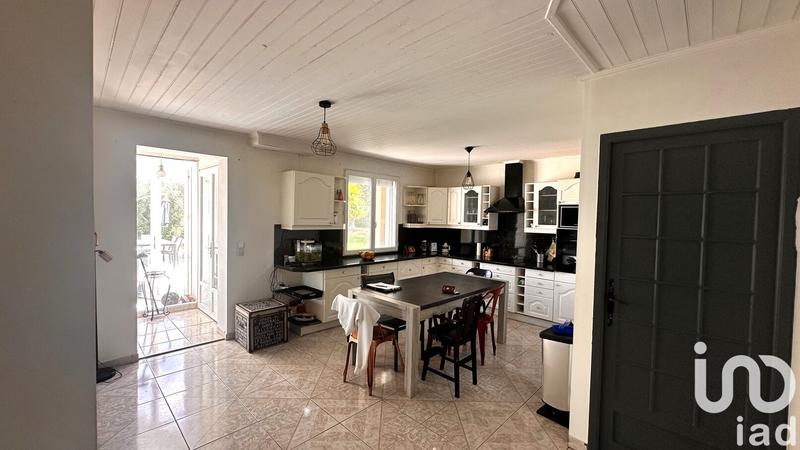 Maison - 239 m² - 8 pièces