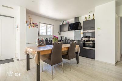 Maison - 97 m² - 5 pièces