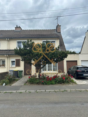 Maison - 90 m² - 4 pièces