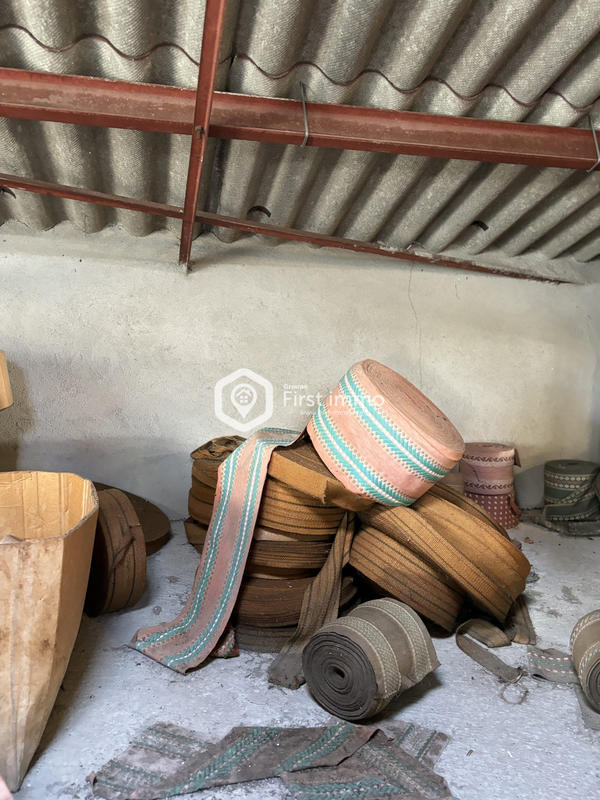 Maison ancienne - 700 m² - 4 pièces