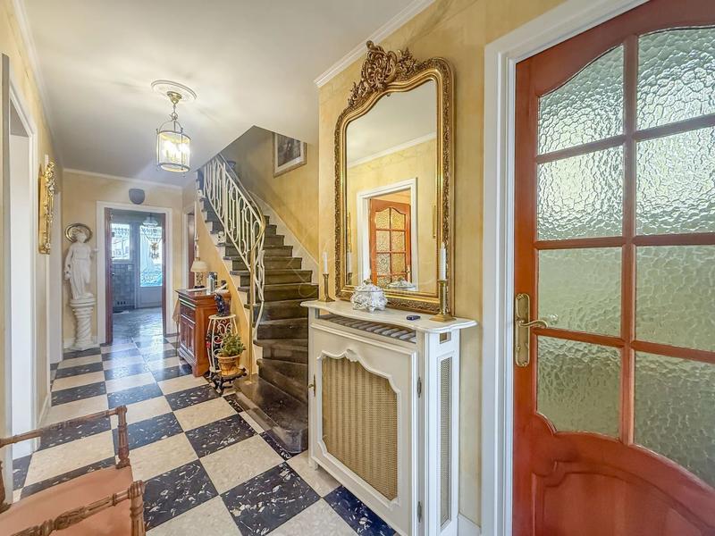 Maison - 131 m² - 8 pièces