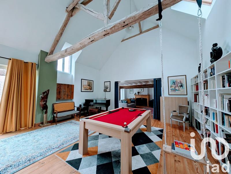 Maison - 210 m² - 6 pièces