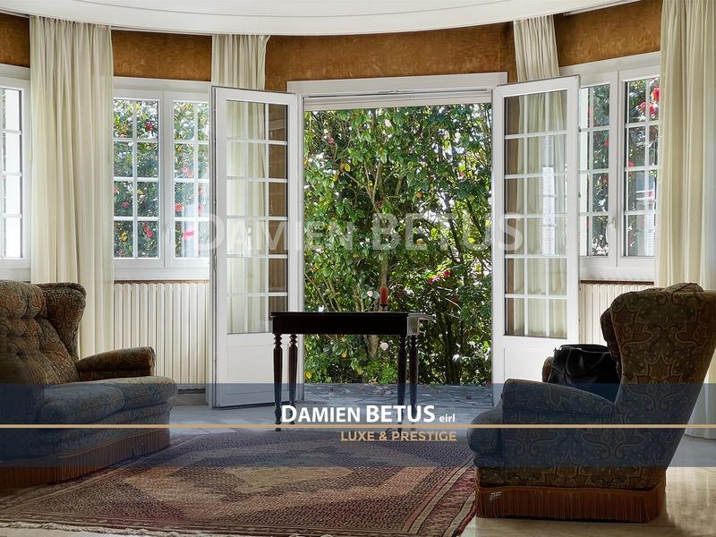 Maison - 202 m² - 8 pièces