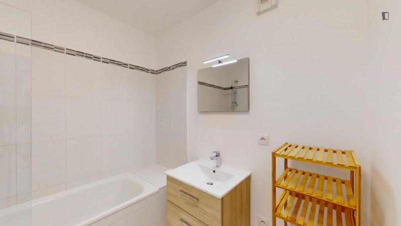 Chambre - 11 m² - 4 pièces