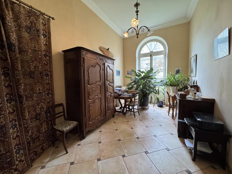 Maison - 252 m² - 7 pièces