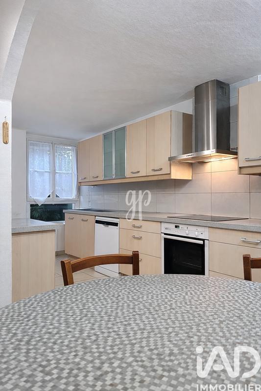 Maison - 194 m² - 15 pièces