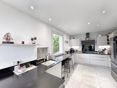 Maison - 145 m² - 4 pièces