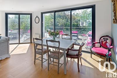 Maison - 204 m² - 8 pièces