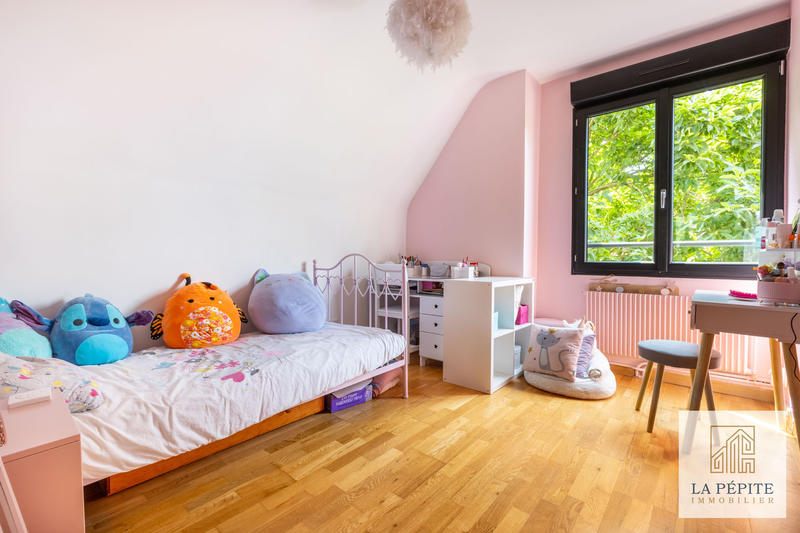 Maison - 173 m² - 9 pièces