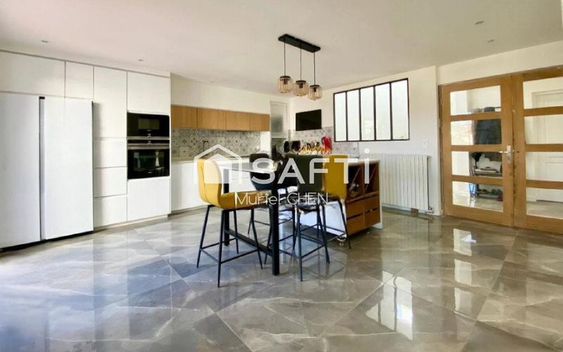 Villa - 260 m² - 8 pièces