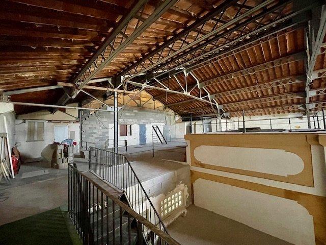 Maison - 500 m² - 5 pièces