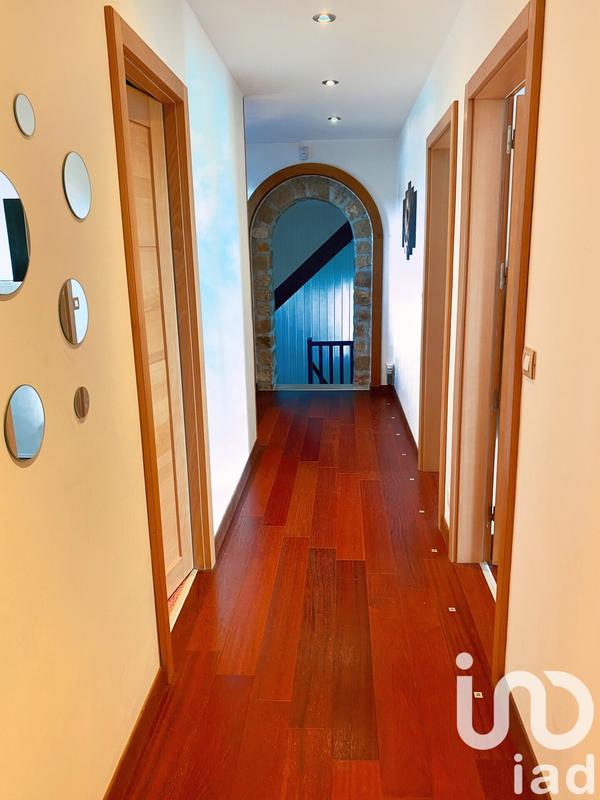 Maison - 245 m² - 8 pièces