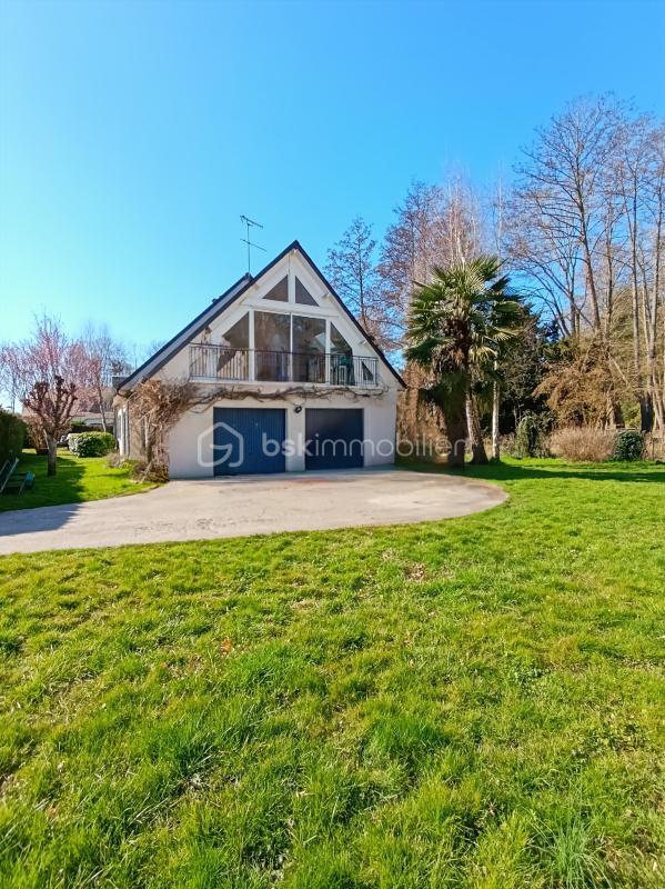 Maison traditionnelle - 162 m² - 7 pièces