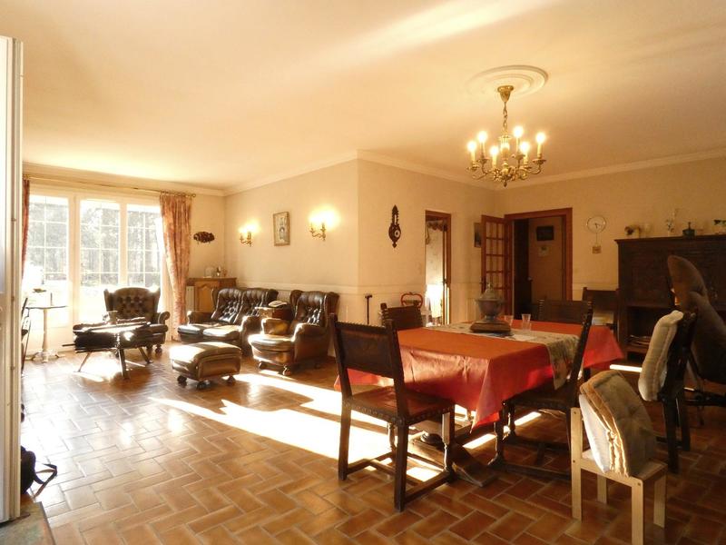 Maison - 180 m² - 7 pièces