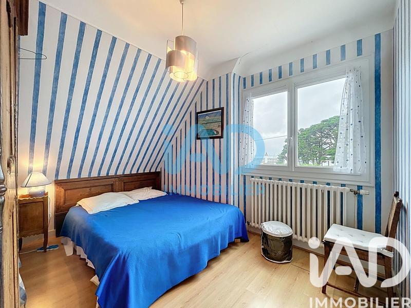 Maison - 200 m² - 9 pièces