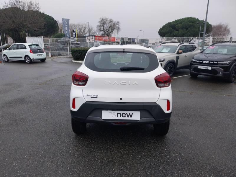 Dacia Spring Essential -23b