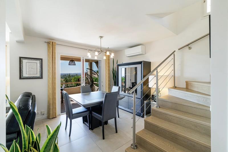 Maison - 107 m² - 5 pièces