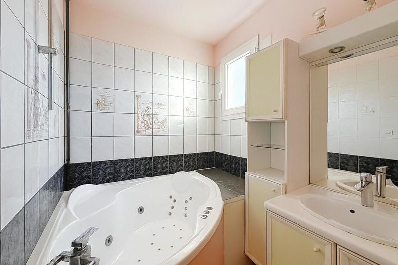 Maison - 105 m² - 7 pièces