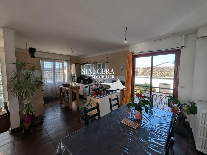 Maison traditionnelle - 177 m² - 8 pièces