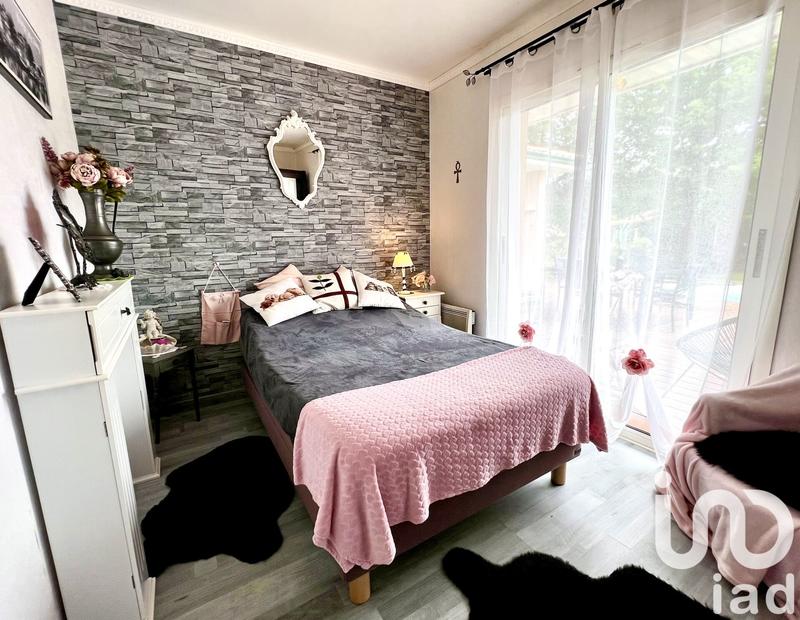 Maison - 202 m² - 7 pièces