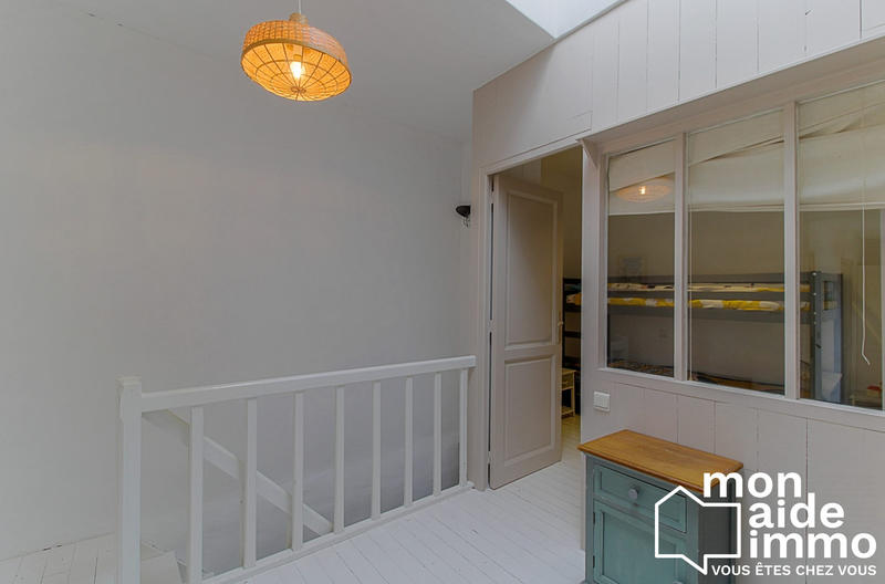 Maison traditionnelle - 139 m² - 6 pièces