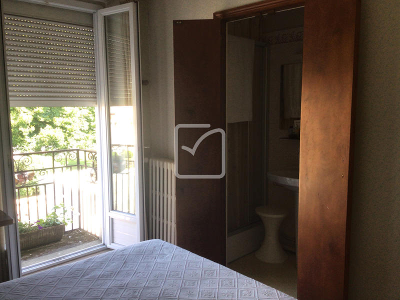 Maison - 397 m² - 17 pièces