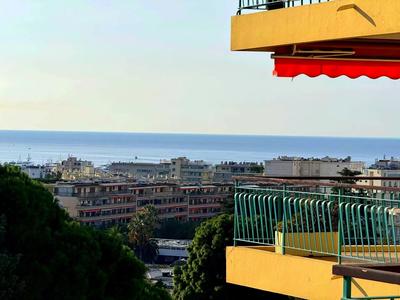 Appartement - 93 m² - 4 pièces