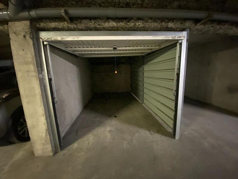 Parking / Garage - 11 m²