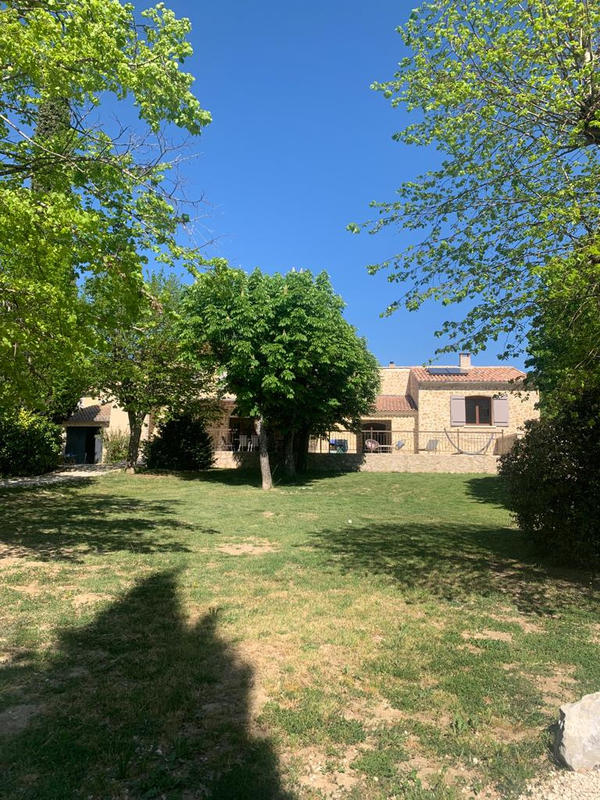 Mas - 350 m² - 14 pièces