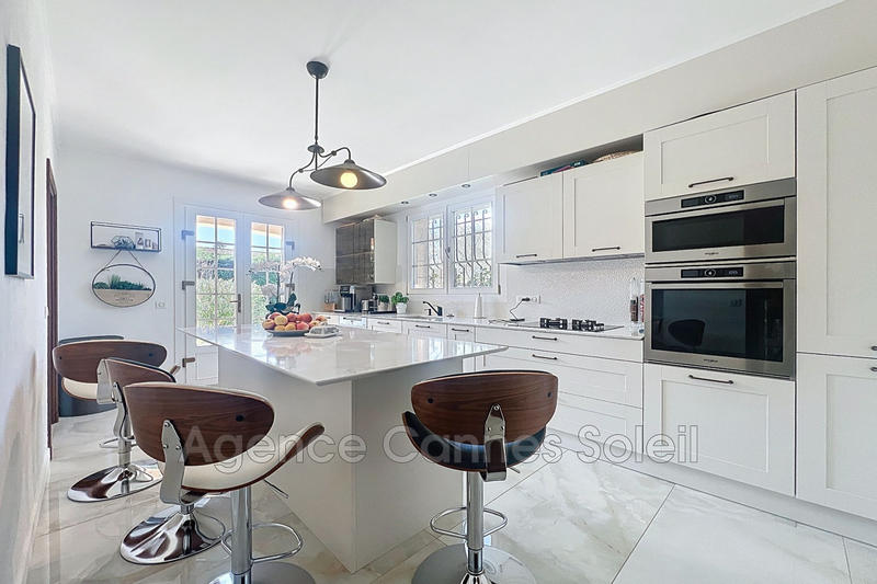 Villa - 210 m² - 7 pièces