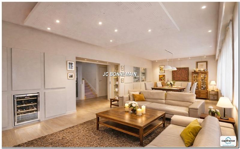 Maison - 210 m² - 7 pièces