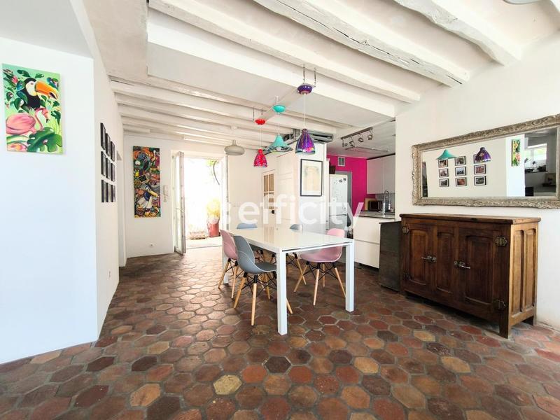 Maison - 215 m² - 6 pièces