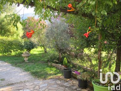 Maison - 196 m² - 8 pièces