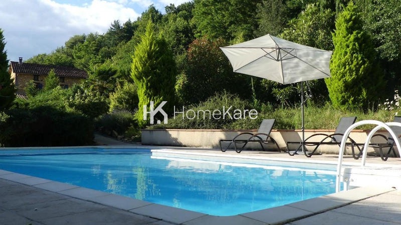 Maison - 350 m² - 10 pièces