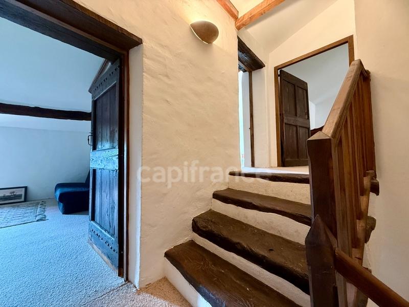 Maison - 185 m² - 9 pièces