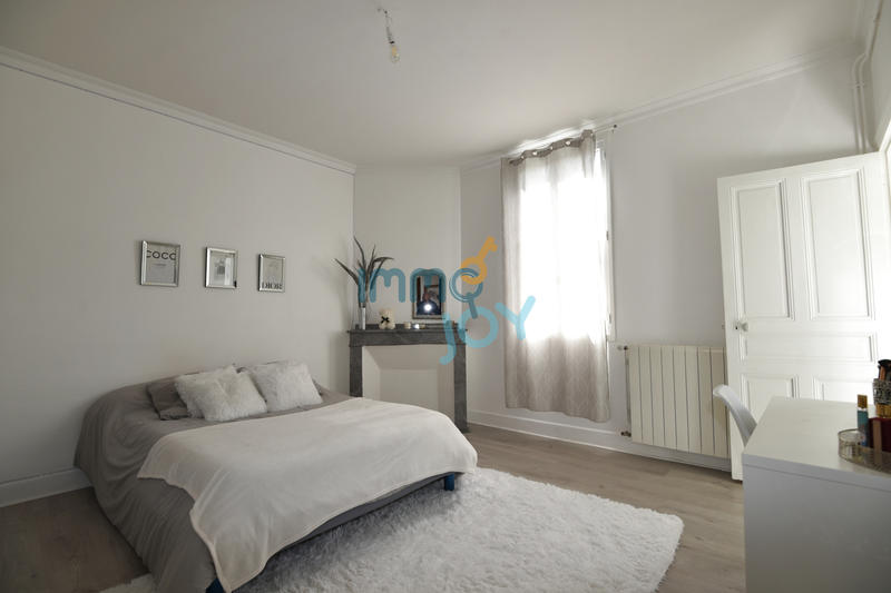 Maison - 212 m² - 8 pièces