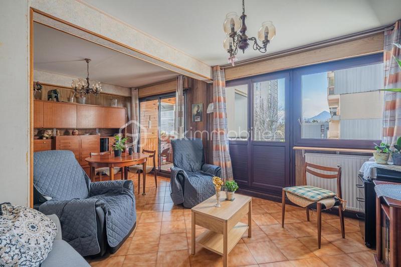 Appartement - 92 m² - 5 pièces