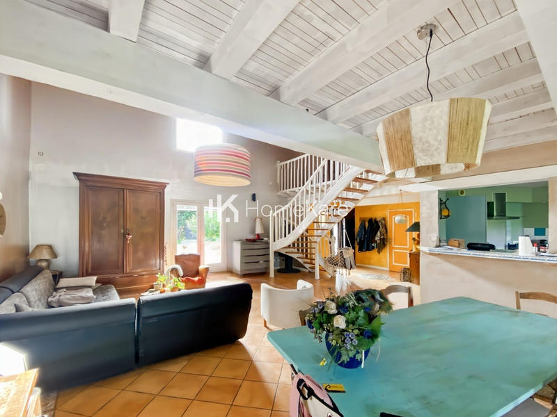 Maison - 200 m² - 5 pièces