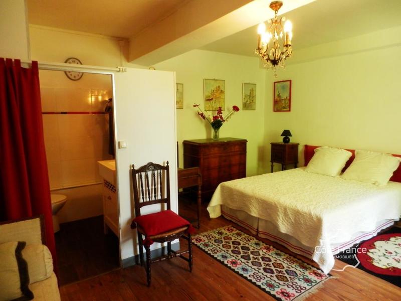 Propriété - 495 m² - 16 pièces