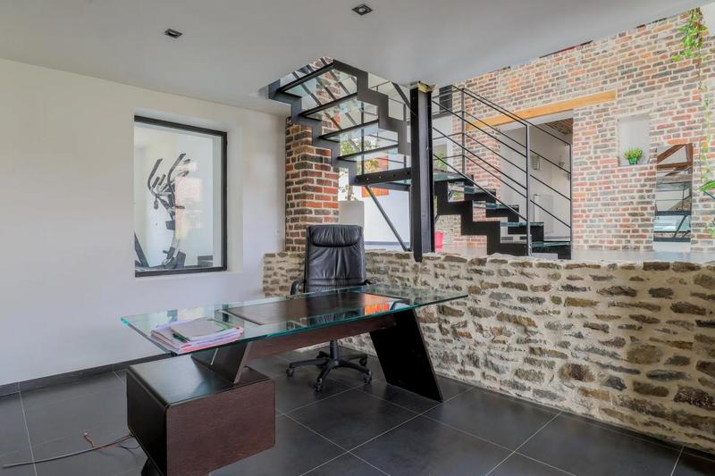 Maison - 395 m² - 9 pièces