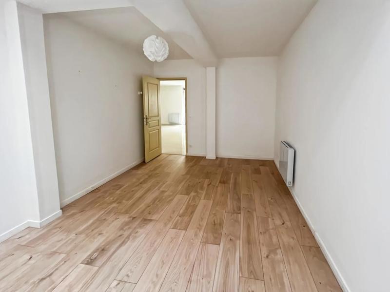 Appartement - 100 m² - 4 pièces