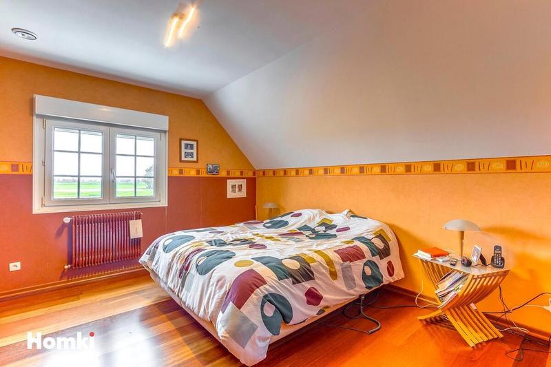 Maison - 210 m² - 8 pièces