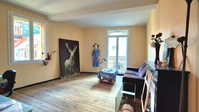 Maison - 212 m² - 8 pièces