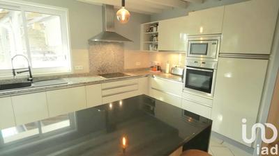 Maison - 350 m² - 10 pièces