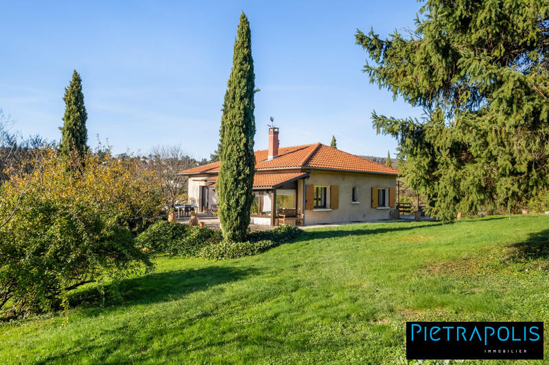 Maison - 210 m² - 5 pièces