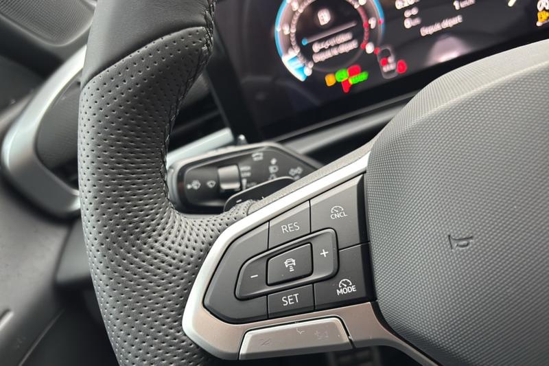 Volkswagen t-Roc Etsi 150 Dsg7 R-Line