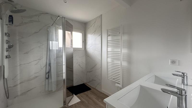 Maison contemporaine - 140 m² - 8 pièces