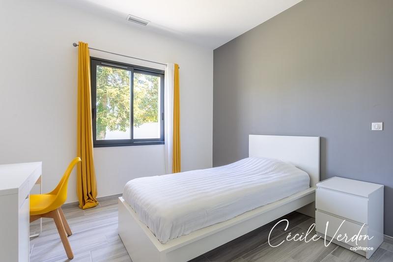 Maison - 226 m² - 9 pièces