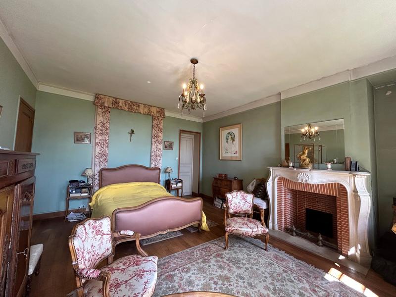 Propriété - 202 m² - 7 pièces